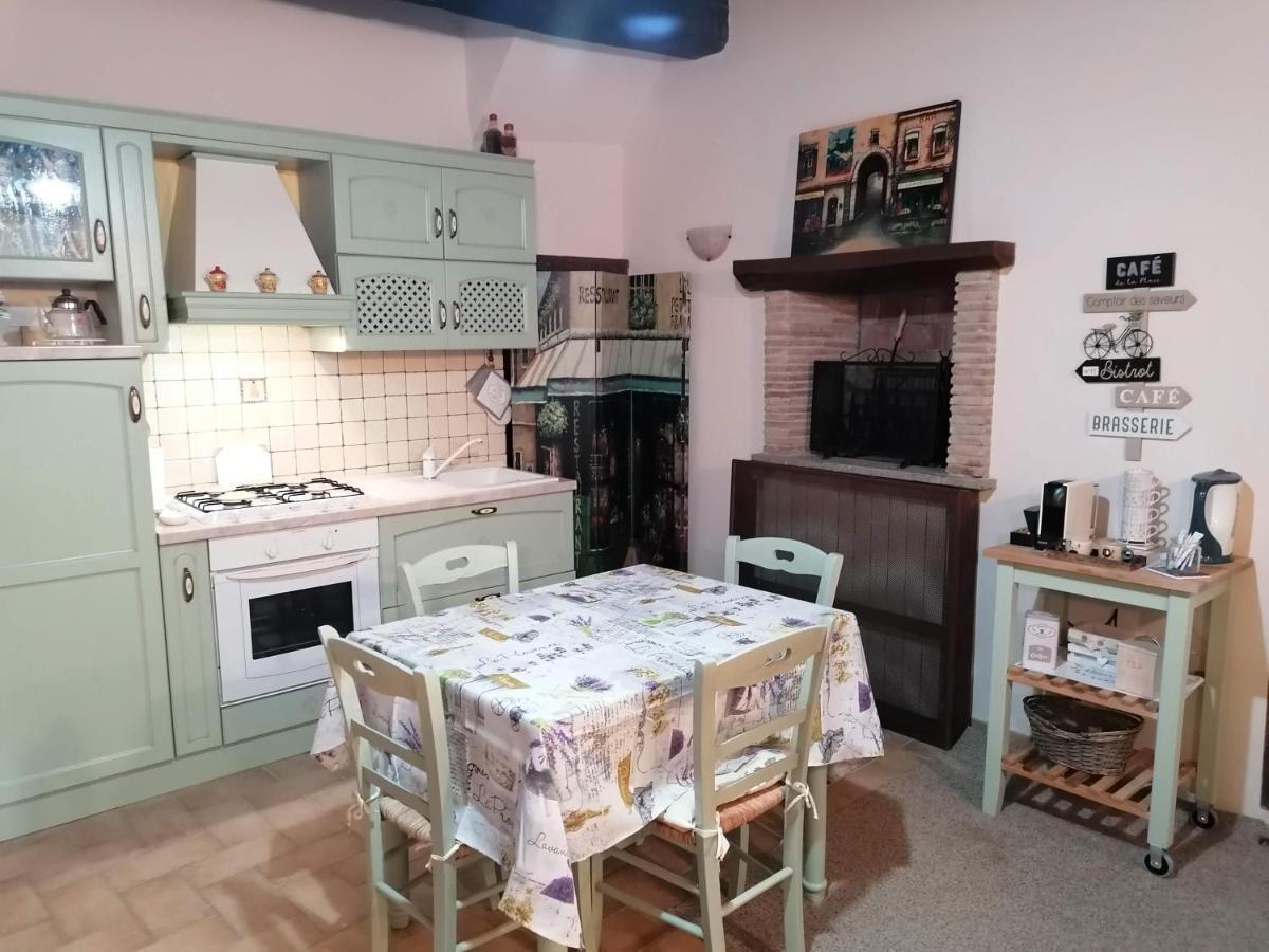 La Maisonette Del Borgo Ronciglione  Bagian luar foto