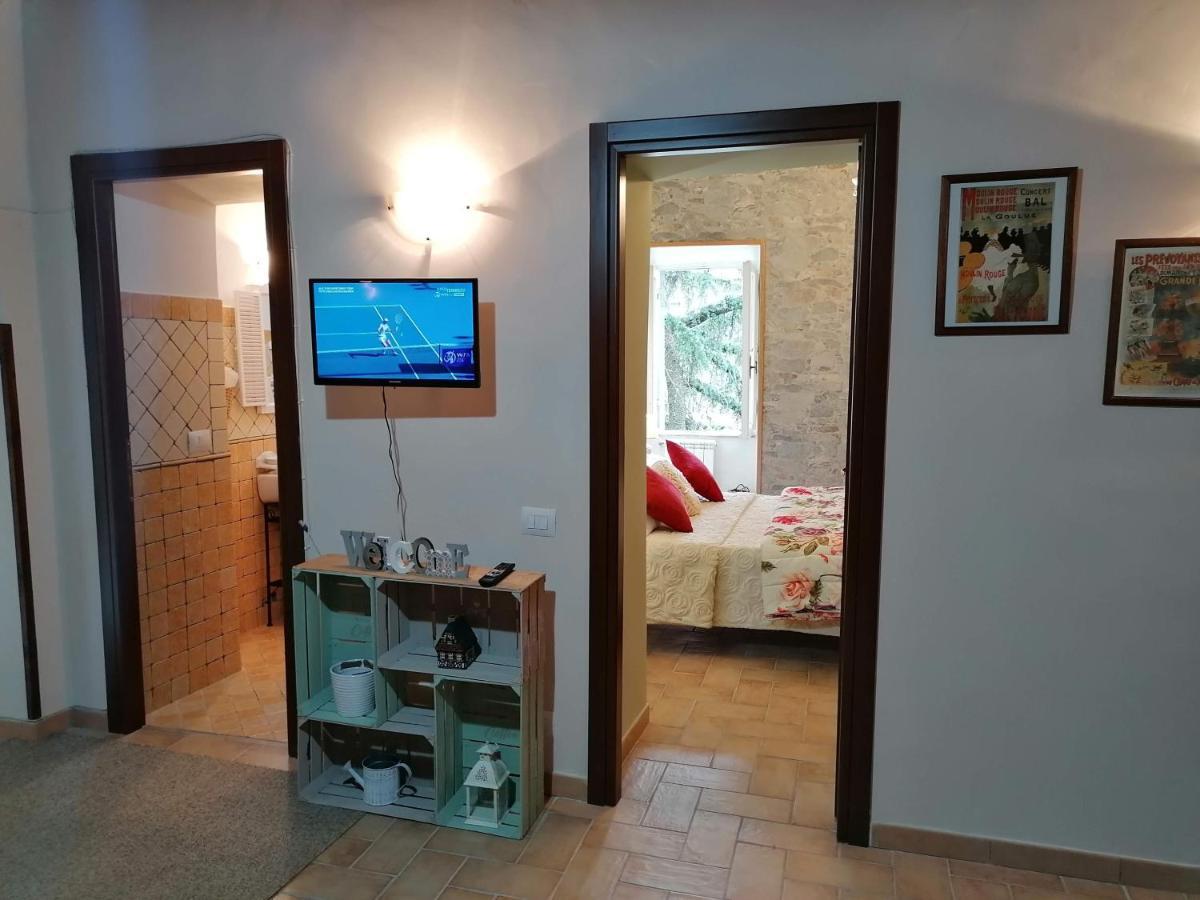 La Maisonette Del Borgo Ronciglione  Bagian luar foto