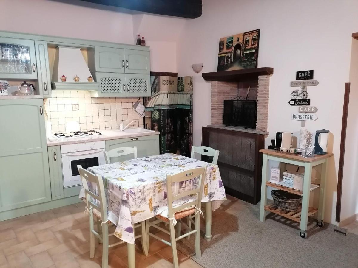La Maisonette Del Borgo Ronciglione  Bagian luar foto